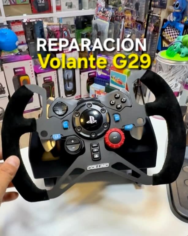 Un volante Logitech G29 en el banco de service