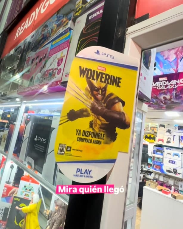 La vidriera de Ready Go con un cartel de Wolverine para PS5